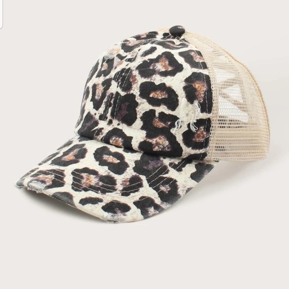 Accessories - Leopard Print Ponytail Baseball Cap